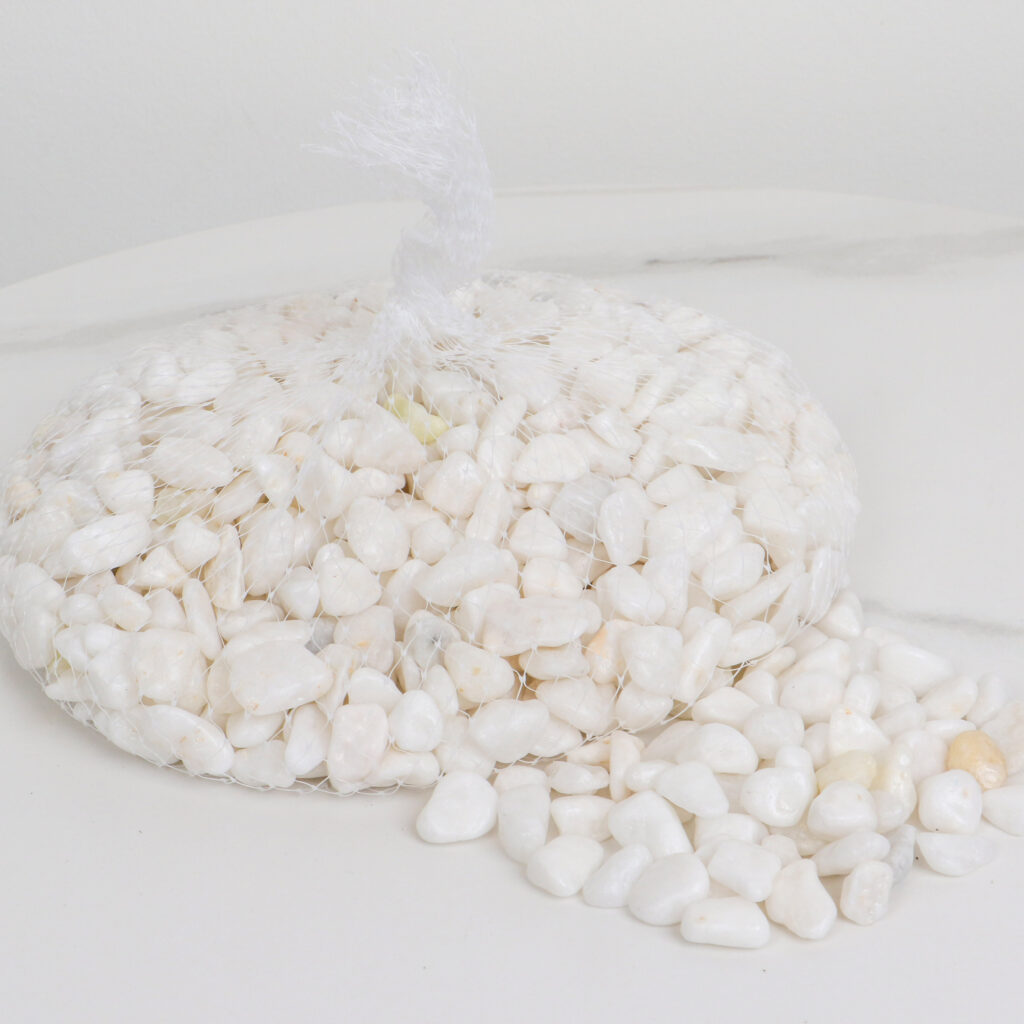 حجر زينة ابيض